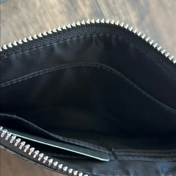 GUESS Charcoal Embossed woman’s Wristlet wallet - Picture 4 of 6